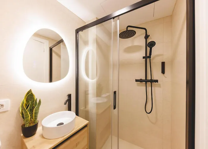 Bravissimo Calderers La Daina, Next To The Onyar River Χιρόνα