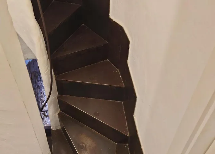 Bravissimo Calderers La Daina, Next To The Onyar River