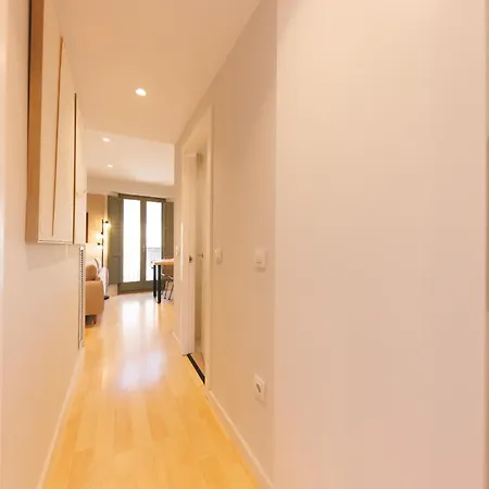 Bravissimo Calderers La Daina, Next To The Onyar River *