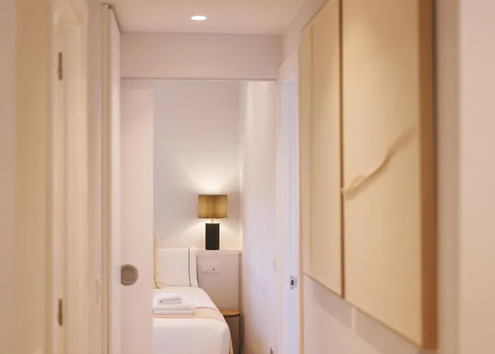 Bravissimo Calderers La Daina, Next To The Onyar River * Gerona