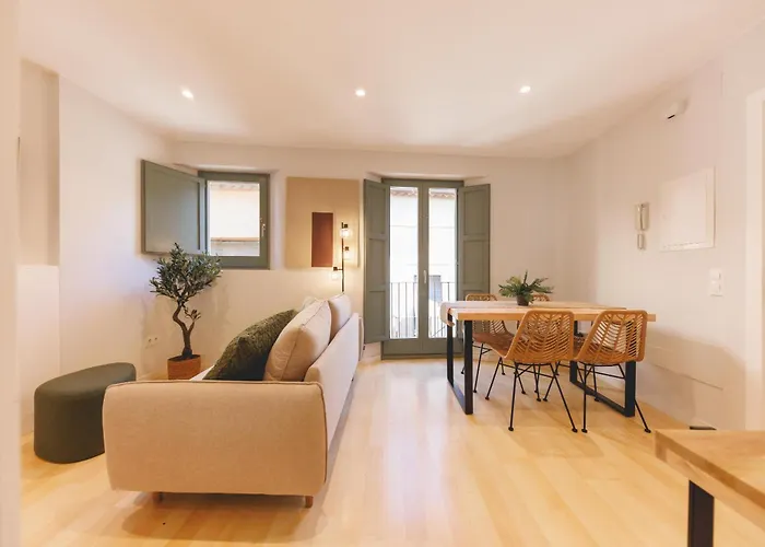 Bravissimo Calderers La Daina, Next To The Onyar River Girona